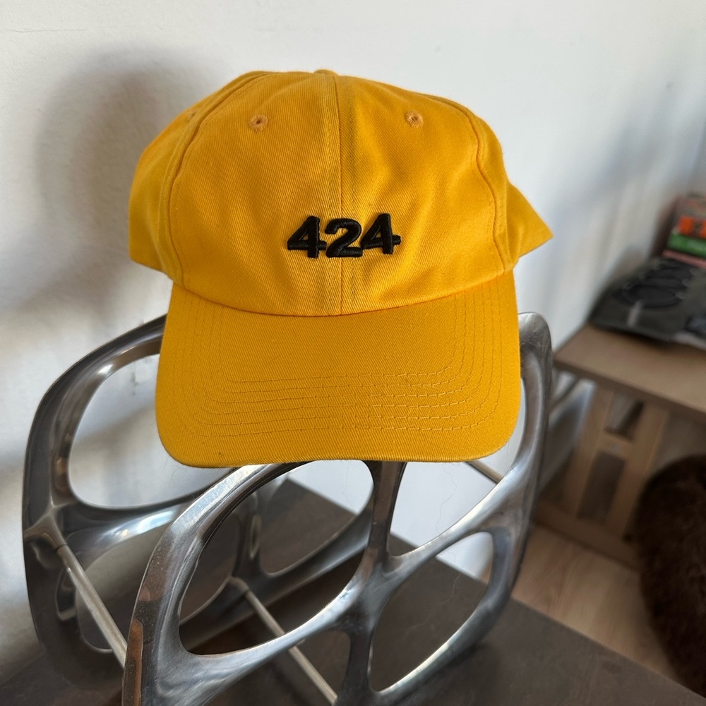 424 Fairfax Oil Money Cap
